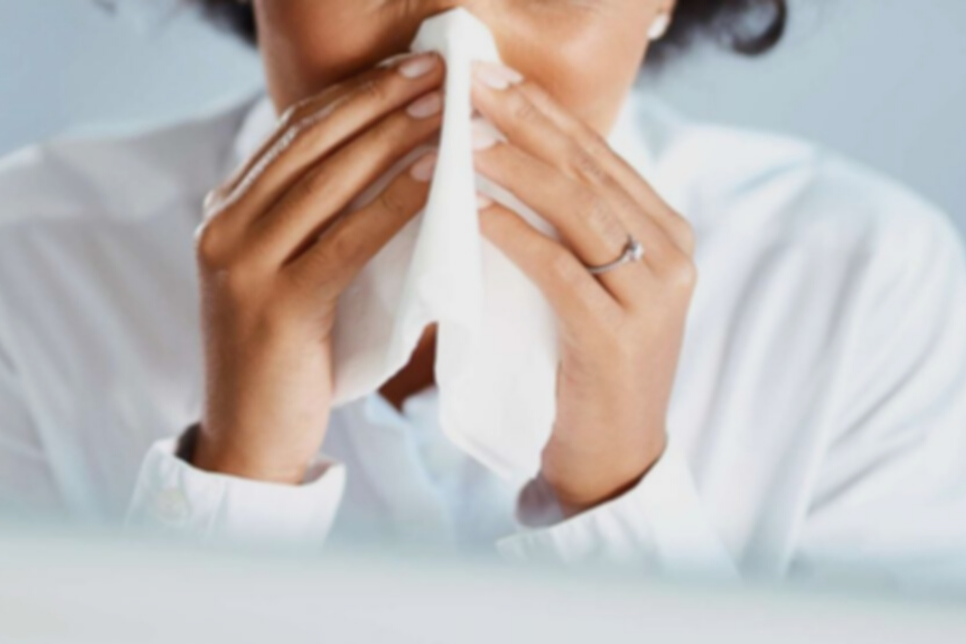 콧물 재채기 알레르기 비염